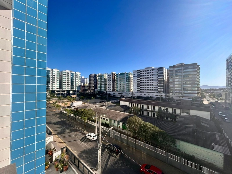 Apartamento de esquina com vista para o mar e praça: 2ª foto da galeria de imagens do imóvel