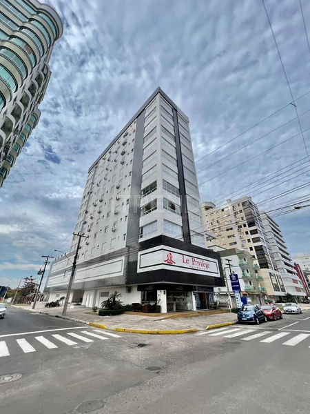 Edifício de esquina na Zona Nova: 1ª foto da galeria de imagens do imóvel