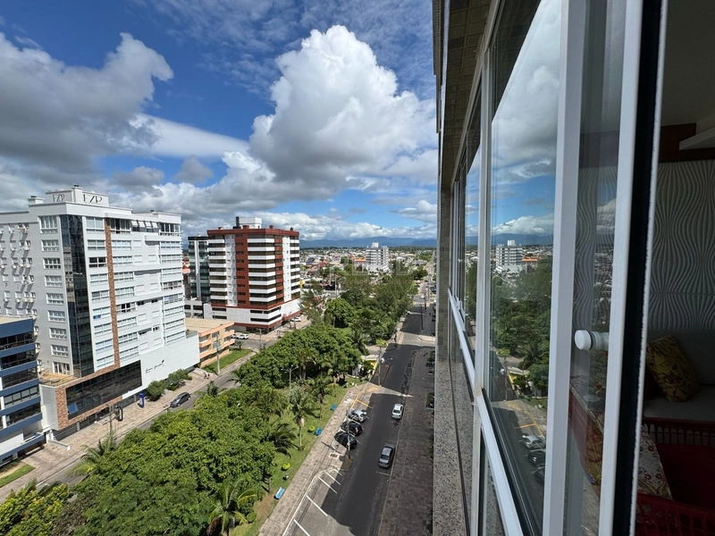 De frente para a Praça Flávio Boianovski: 8ª foto da galeria de imagens do imóvel