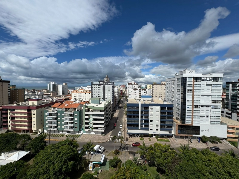 De frente para a Praça Flávio Boianovski: 10ª foto da galeria de imagens do imóvel