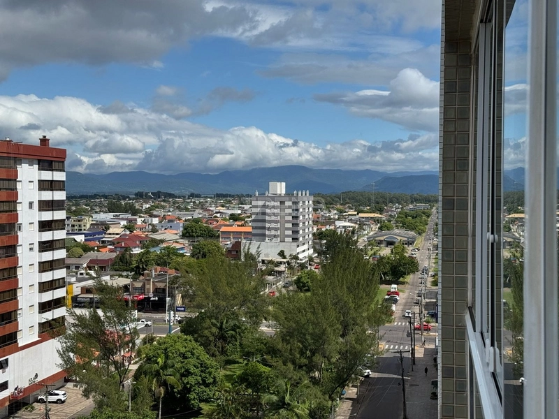 De frente para a Praça Flávio Boianovski: 14ª foto da galeria de imagens do imóvel