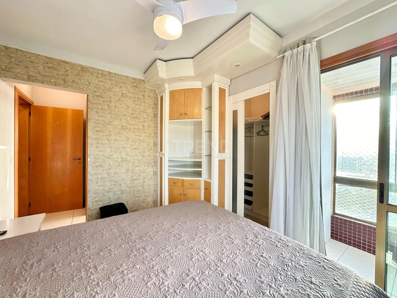 APARTAMENTO À VENDA  COM VISTA ETERNA PARA MAR E PRAÇA - RARIDADE: 3ª foto da galeria de imagens do imóvel