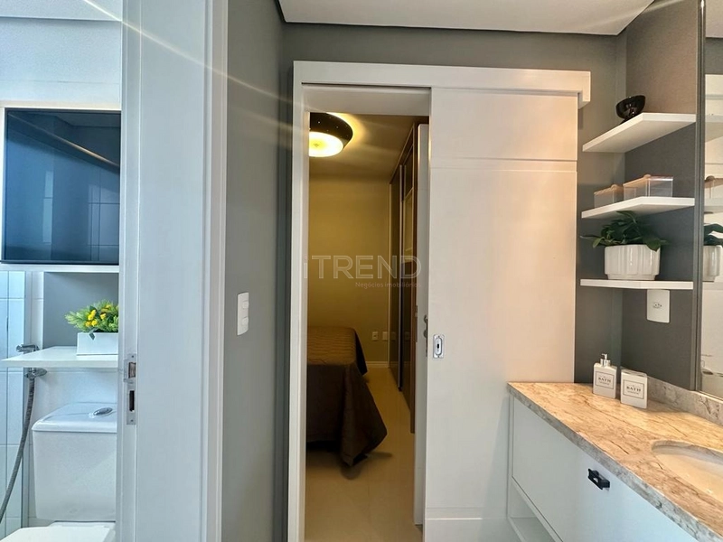 Belíssimo apartamento de frente para a praça com pé direto duplo: 18ª foto da galeria de imagens do imóvel
