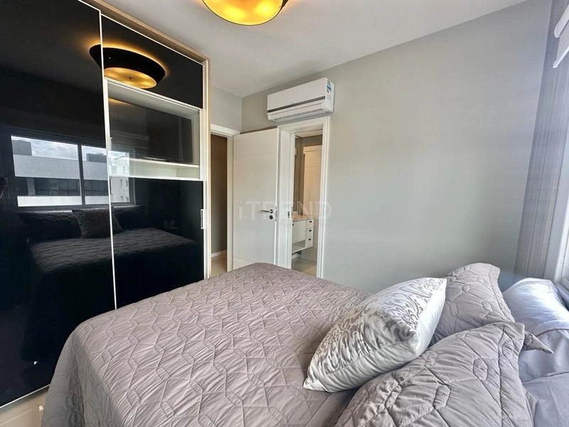 Belíssimo apartamento de frente para a praça com pé direto duplo: 21ª foto da galeria de imagens do imóvel