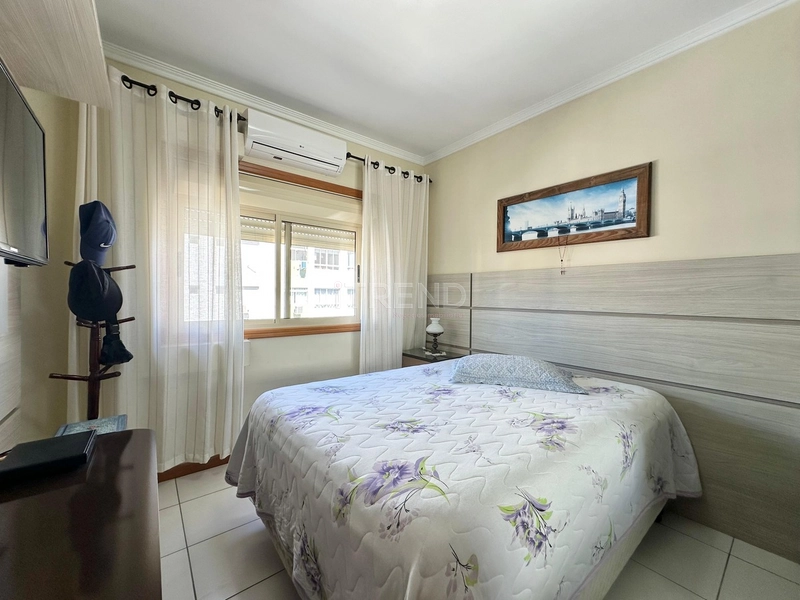 APARTAMENTO NO CORAÇÃO DA CIDADE, JUNTO AO MAR E COM SACADA AMPLA DE F: 12ª foto da galeria de imagens do imóvel