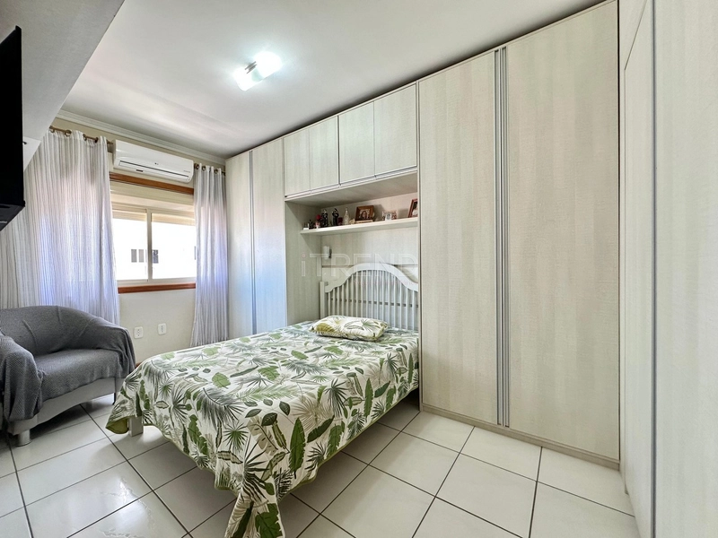 APARTAMENTO NO CORAÇÃO DA CIDADE, JUNTO AO MAR E COM SACADA AMPLA DE F: 17ª foto da galeria de imagens do imóvel