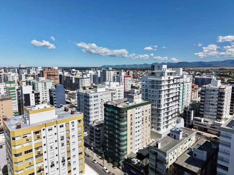 APARTAMENTO NO CORAÇÃO DA CIDADE, JUNTO AO MAR E COM SACADA AMPLA DE F: 15ª foto da galeria de imagens do imóvel