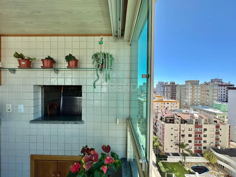 APARTAMENTO NO CORAÇÃO DA CIDADE, JUNTO AO MAR E COM SACADA AMPLA DE F: 23ª foto da galeria de imagens do imóvel