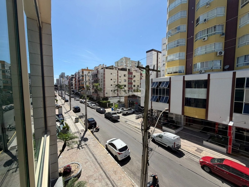 SACADA DE FRENTE PARA A RUA: 4ª foto da galeria de imagens do imóvel