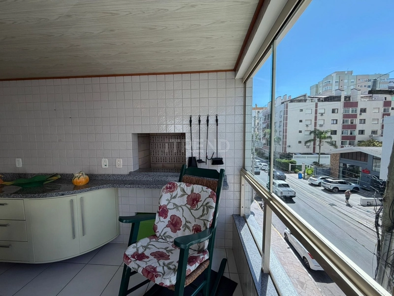 SACADA DE FRENTE PARA A RUA: 18ª foto da galeria de imagens do imóvel