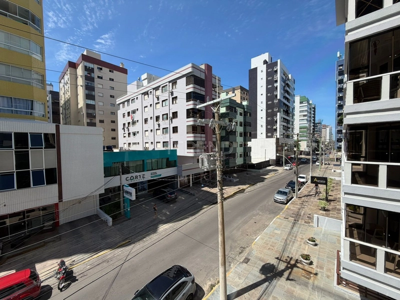SACADA DE FRENTE PARA A RUA: 11ª foto da galeria de imagens do imóvel