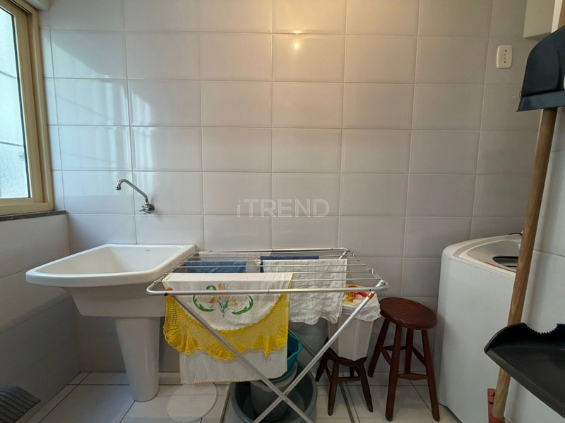 SACADA DE FRENTE PARA A RUA: 8ª foto da galeria de imagens do imóvel