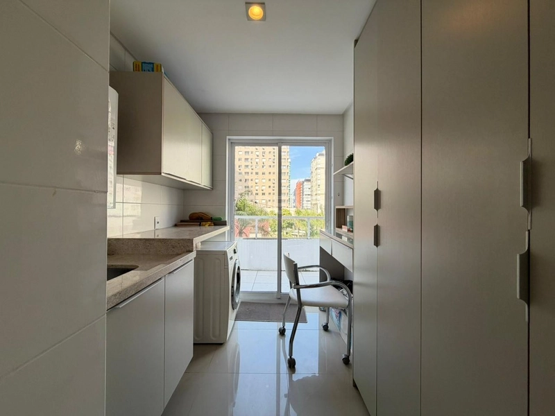 APARTAMENTO DE ESQUINA COM TERRAÇO: 10ª foto da galeria de imagens do imóvel