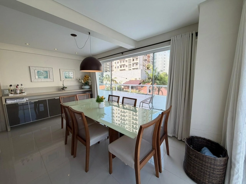 APARTAMENTO DE ESQUINA COM TERRAÇO: 3ª foto da galeria de imagens do imóvel