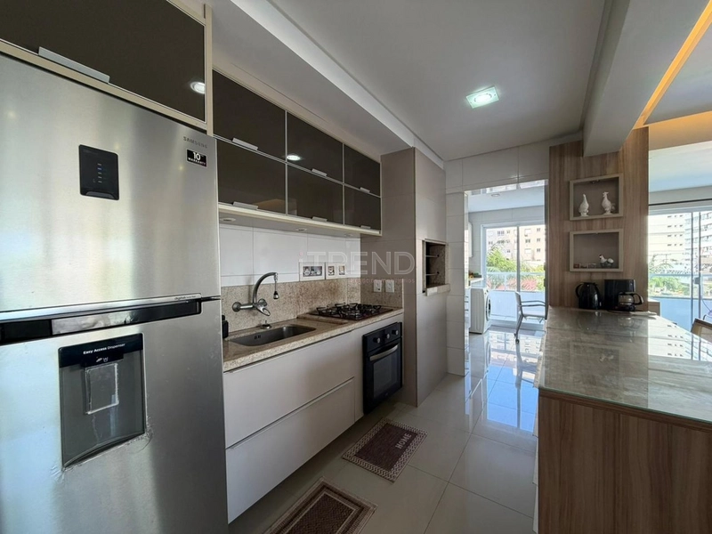 APARTAMENTO DE ESQUINA COM TERRAÇO: 6ª foto da galeria de imagens do imóvel