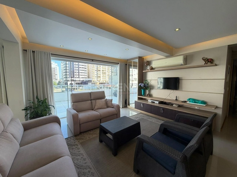 APARTAMENTO DE ESQUINA COM TERRAÇO: 4ª foto da galeria de imagens do imóvel