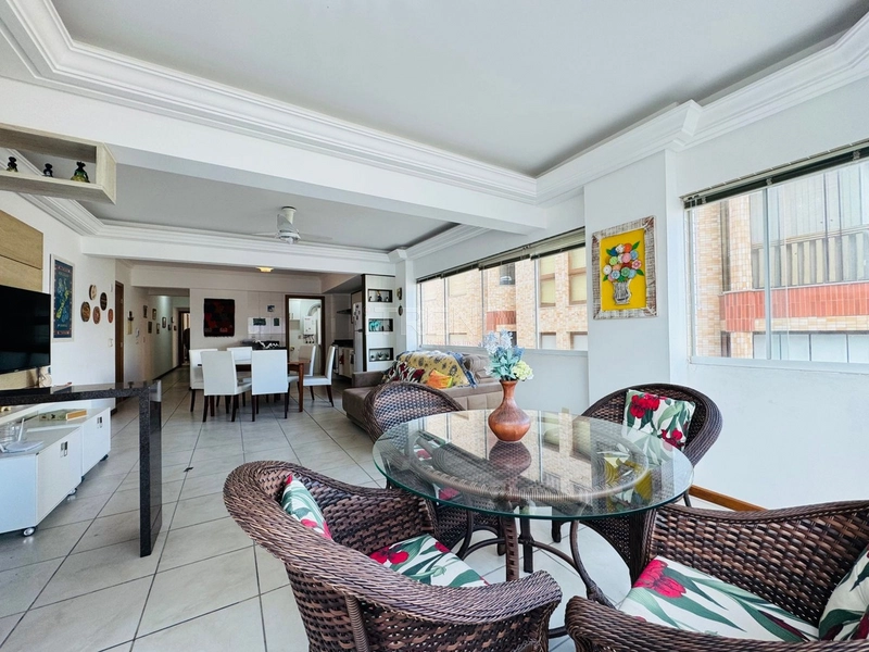 Apartamento com vista para o mar de todos os cômodos: 4ª foto da galeria de imagens do imóvel