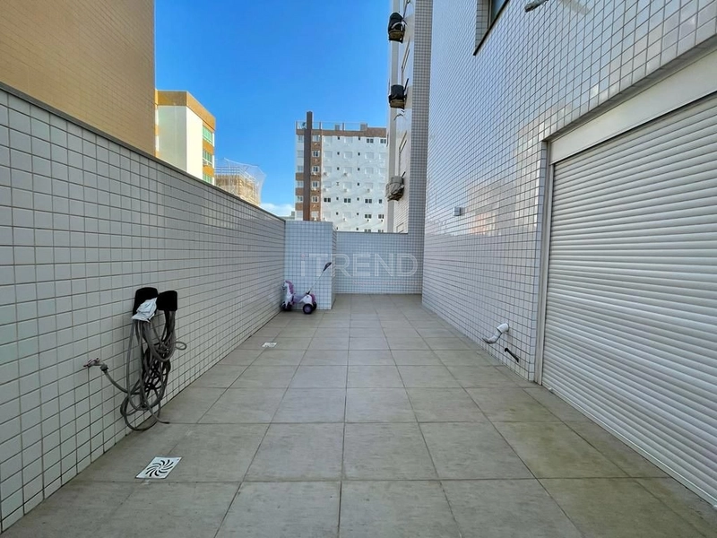 Amplo terraço em L: 15ª foto da galeria de imagens do imóvel
