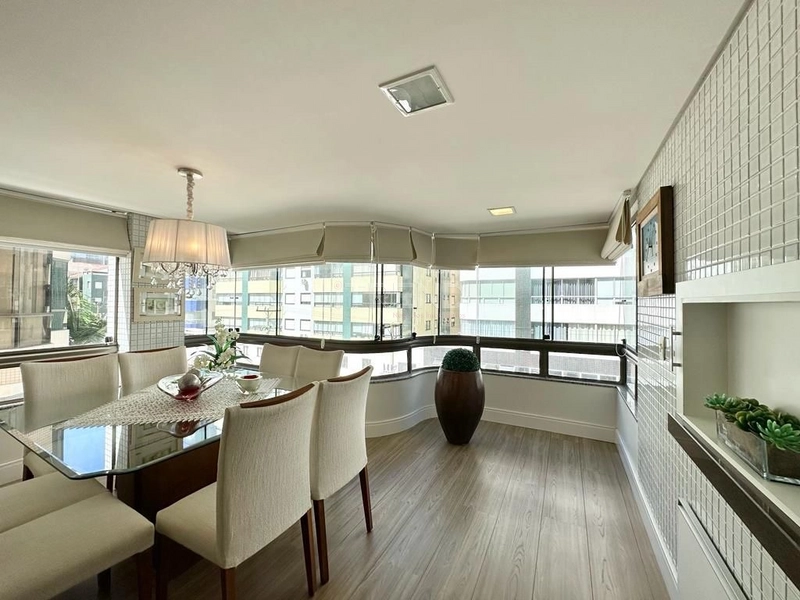 Amplo apartamento de frente perto do mar.: 3ª foto da galeria de imagens do imóvel