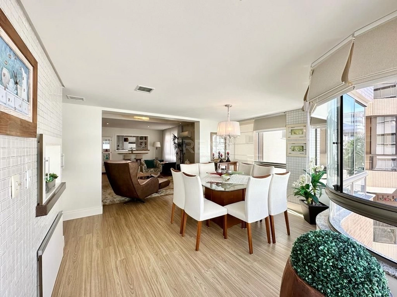 Amplo apartamento de frente perto do mar.: 8ª foto da galeria de imagens do imóvel