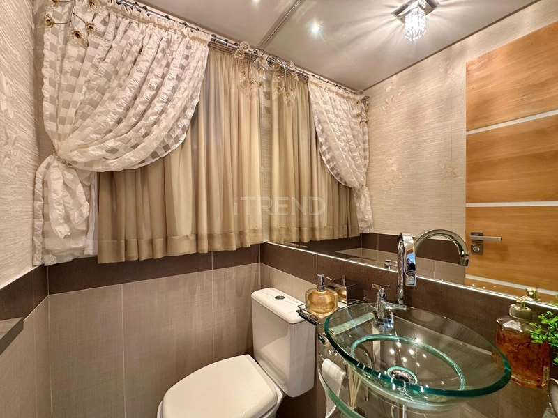 APARTAMENTO COM AMPLA SACADA DE FRETE PARA O MAR: 18ª foto da galeria de imagens do imóvel