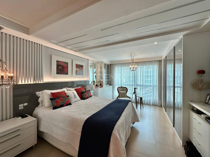 APARTAMENTO COM AMPLA SACADA DE FRETE PARA O MAR: 14ª foto da galeria de imagens do imóvel
