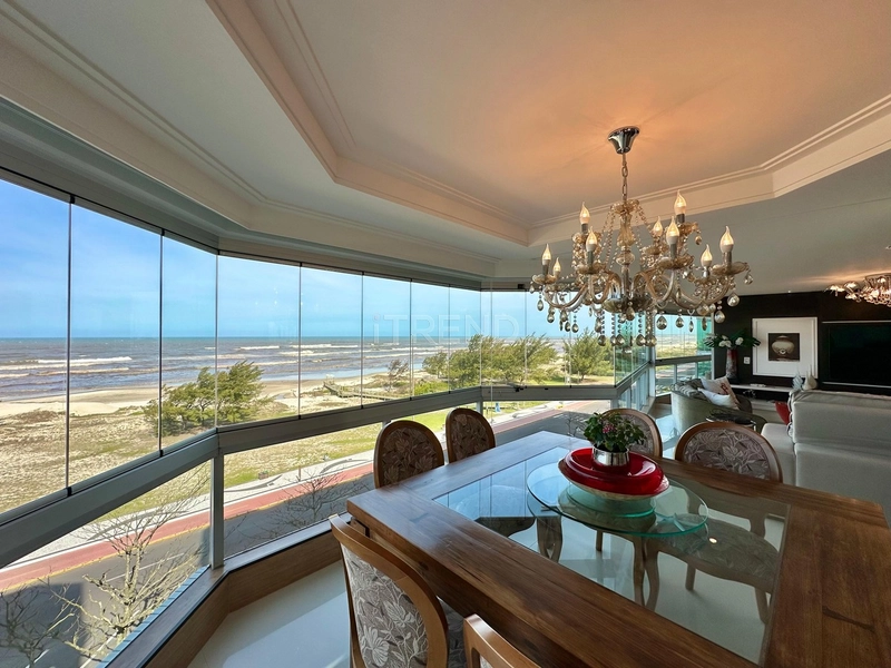 APARTAMENTO COM AMPLA SACADA DE FRETE PARA O MAR: 6ª foto da galeria de imagens do imóvel