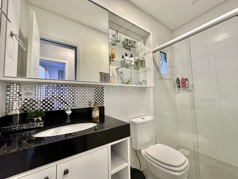 Finamente mobiliado e decorado na Zona Nova: 3ª foto da galeria de imagens do imóvel