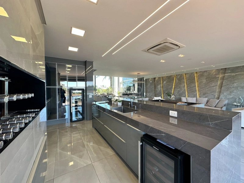 Ampla mansão com 477 m2 privativos beira lago!: 12ª foto da galeria de imagens do imóvel