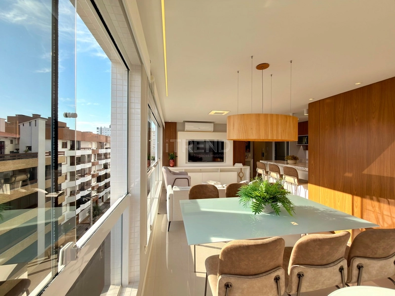 APARTAMENTO À VENDA DE ESQUINA MOBILIADO E DECORADO: 3ª foto da galeria de imagens do imóvel