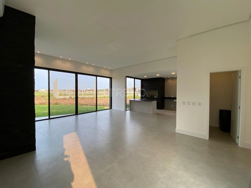 Casa à Venda - Cond. Boulevard - Xangri-lá: 2ª foto da galeria de imagens do imóvel