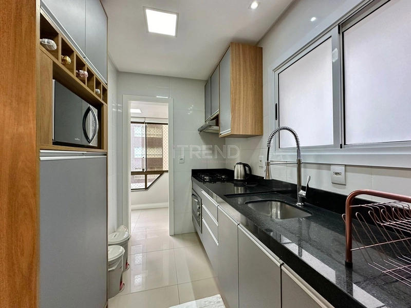 APARTAMENTO COM SACADA DE FRENTE !!: 4ª foto da galeria de imagens do imóvel