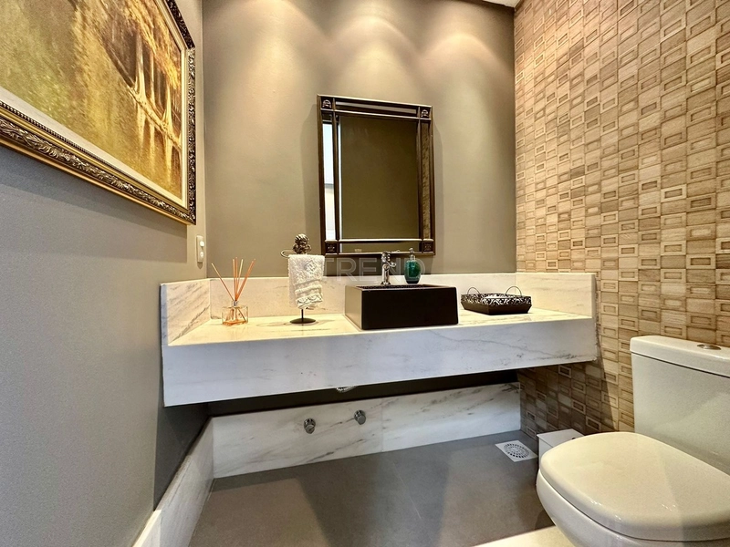 Luxuosa Mansão de Esquina: 13ª foto da galeria de imagens do imóvel