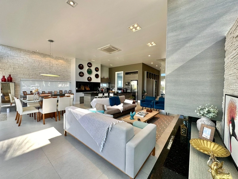 Luxuosa Mansão de Esquina: 21ª foto da galeria de imagens do imóvel