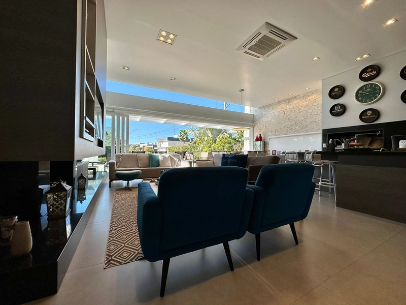 Luxuosa Mansão de Esquina: 37ª foto da galeria de imagens do imóvel