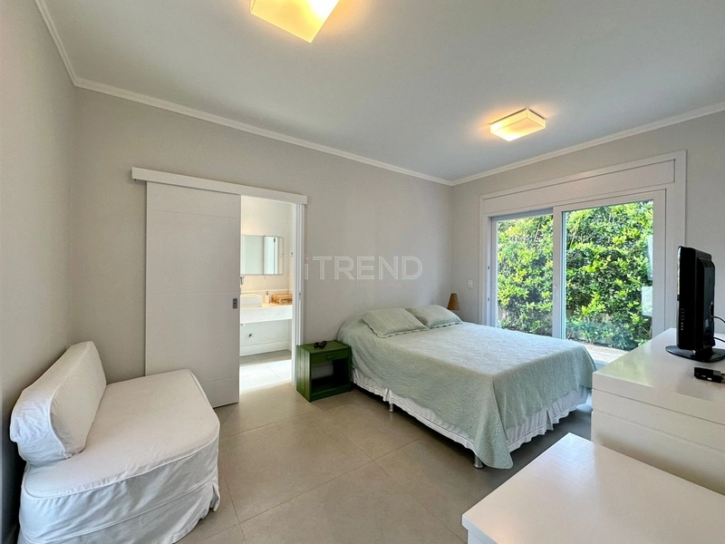 Luxuosa Mansão de Esquina: 29ª foto da galeria de imagens do imóvel