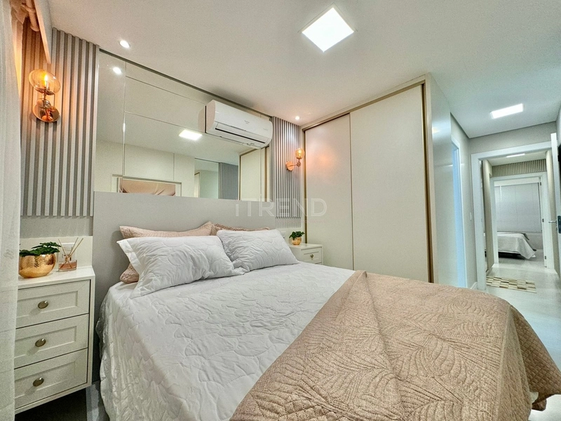 Belíssimo apartamento com sacada de frente: 8ª foto da galeria de imagens do imóvel