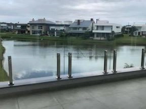 Maravilhoso sobrado Beira Lago: 3ª foto da galeria de imagens do imóvel