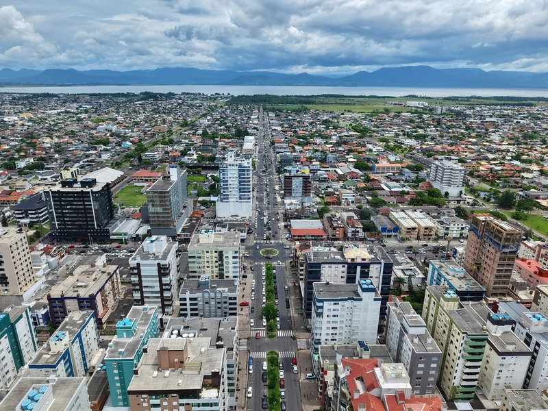 Frente Avenida: 24ª foto da galeria de imagens do imóvel