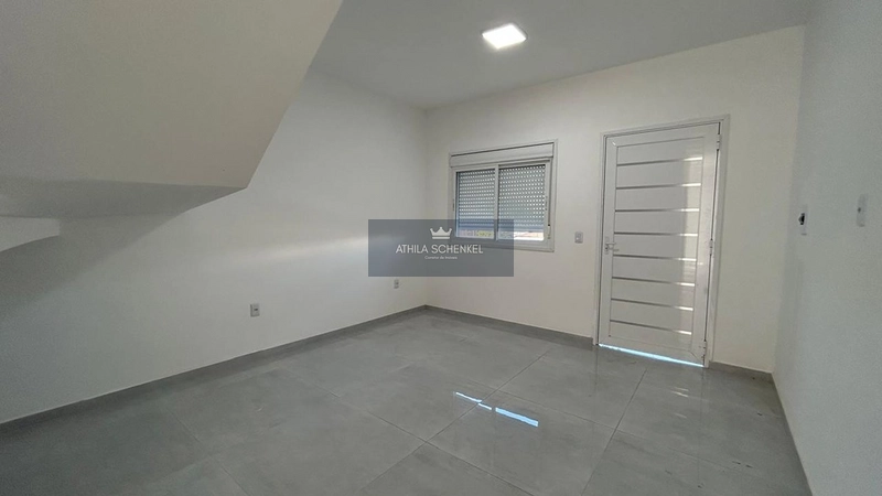 Sobrado 2 dormitórios, próximo ao Hospital de Alvorada.: 4ª foto da galeria de imagens do imóvel
