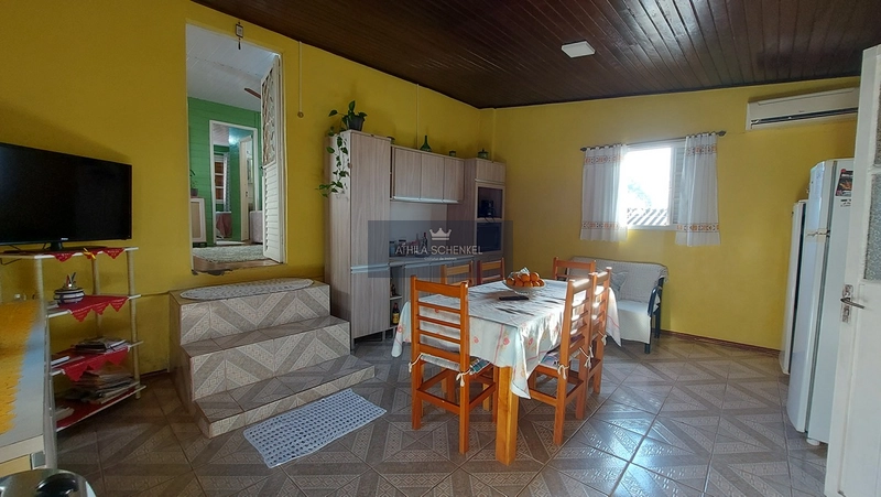 Casa em Viamão em lote 417m²: 4ª foto da galeria de imagens do imóvel