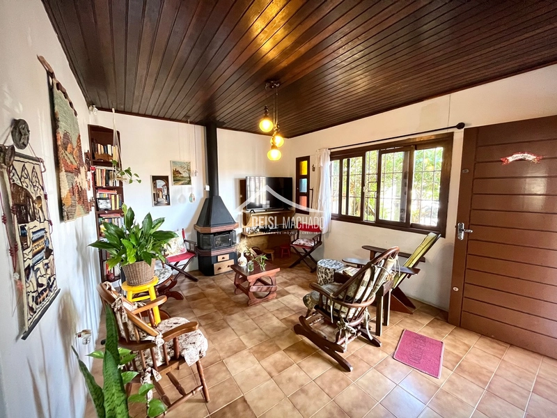Excelente casa três dormitórios pertinho do mar em Capão Novo: 4ª foto da galeria de imagens do imóvel