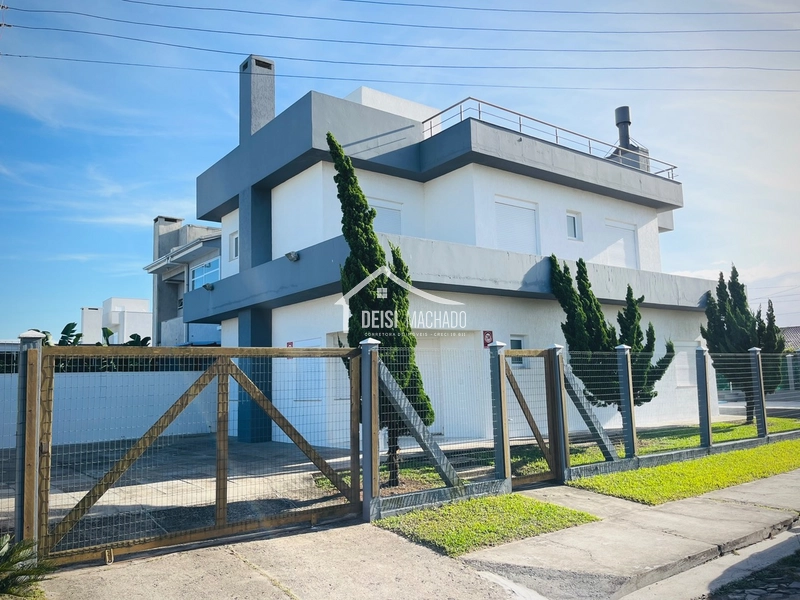 Lindo Sobrado Próximo à Beira Mar!: 1ª foto da galeria de imagens do imóvel