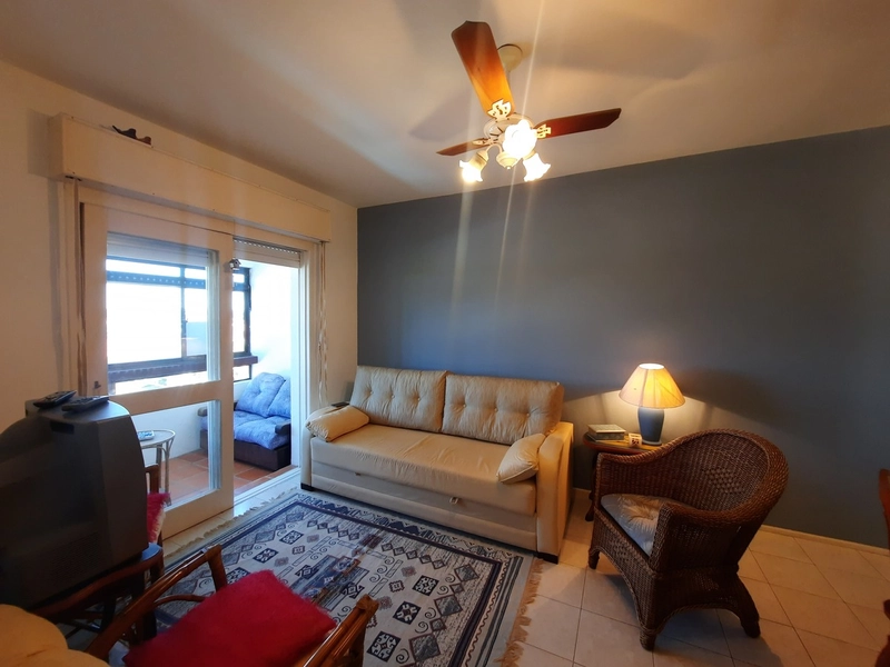 ENCANTADOR APARTAMENTO NA PRAIA CAPÃO NOVO: 2ª foto da galeria de imagens do imóvel