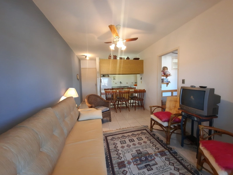 ENCANTADOR APARTAMENTO NA PRAIA CAPÃO NOVO: 1ª foto da galeria de imagens do imóvel