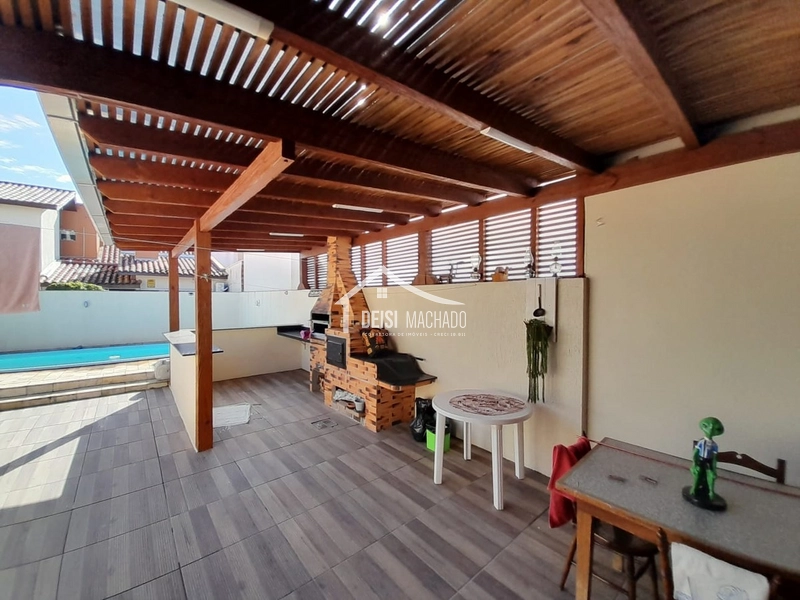 Aconchegante casa com piscina à venda na praia Capão Novo: 3ª foto da galeria de imagens do imóvel