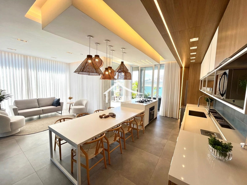  Casa de Alto Padrão à Venda em Capão Novo Village | Próxima à Beira-Mar: 15ª foto da galeria de imagens do imóvel