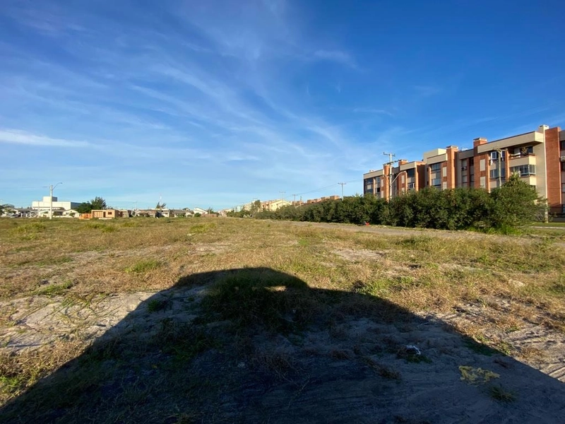 TERRENO DE ESQUINA: 2ª foto da galeria de imagens do imóvel
