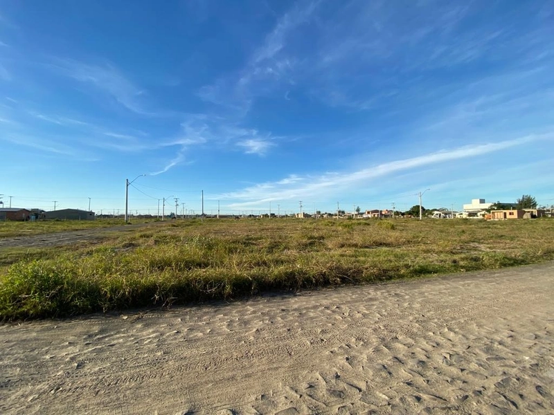 TERRENO DE ESQUINA: 5ª foto da galeria de imagens do imóvel