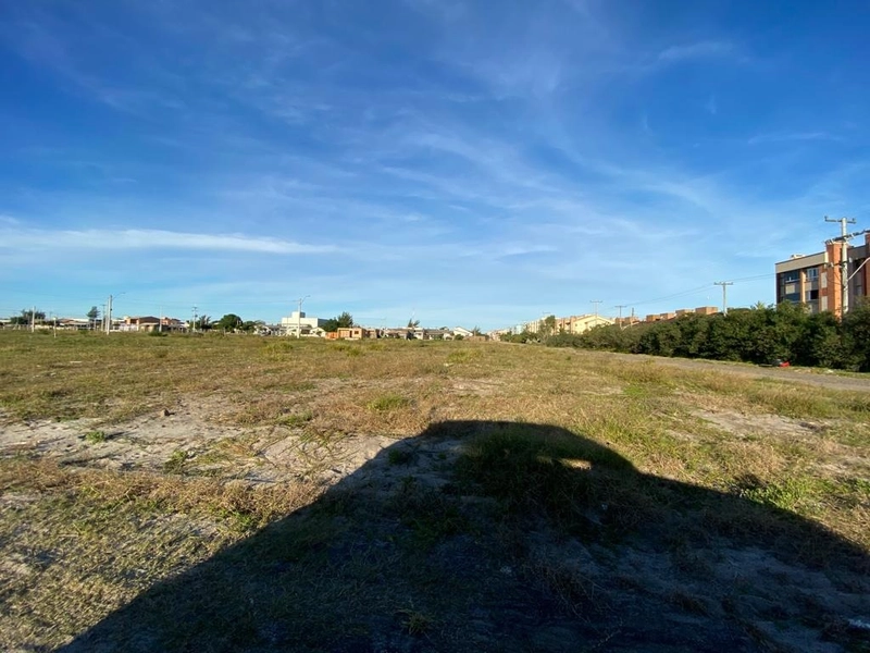 TERRENO DE ESQUINA: 4ª foto da galeria de imagens do imóvel